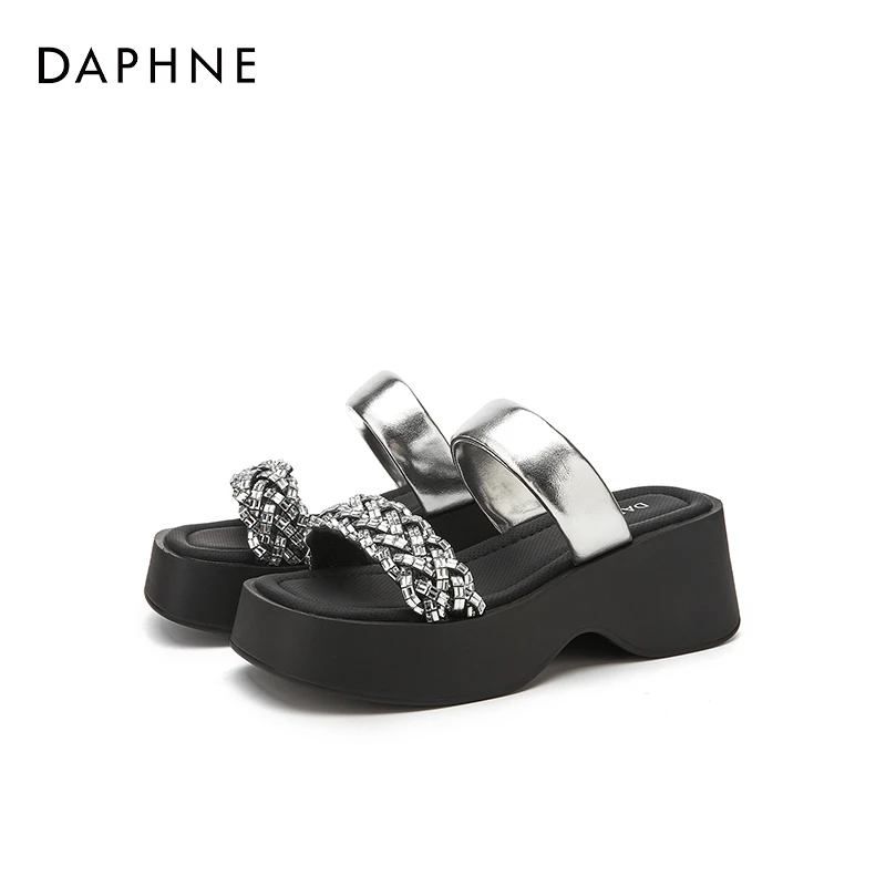 达芙妮休闲拖鞋女2025夏季外穿精致百搭软底软面踩屎感一字编织鞋