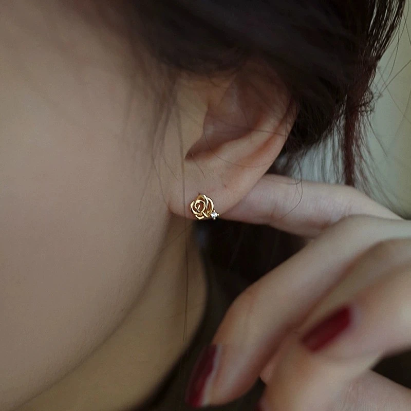 CIOEM KOUIM 铜合金耳饰 日常小耳夹女迷你款精致小巧蚊香盘耳夹