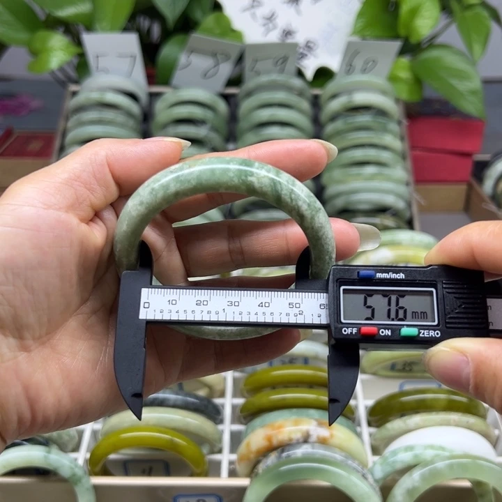 蛇纹石玉未镶嵌手镯34