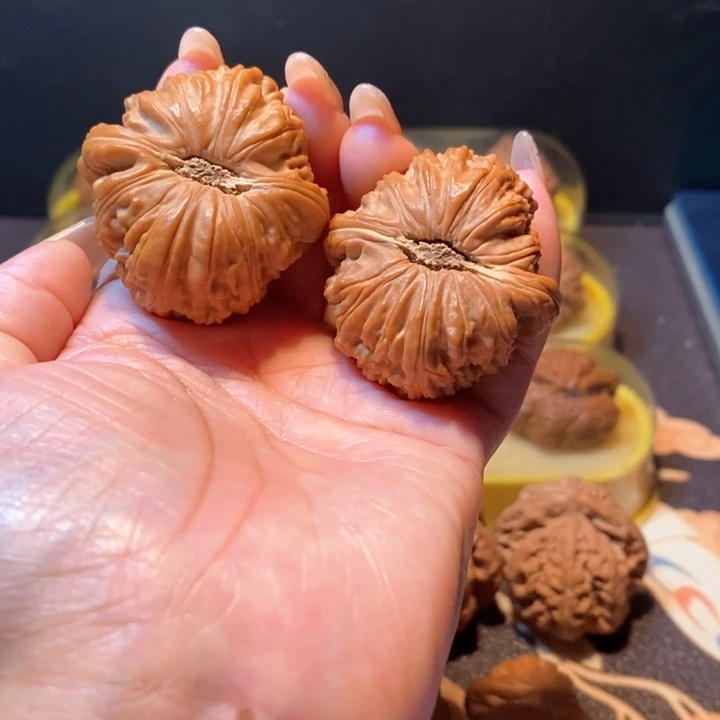 吊坠文玩核桃卡姿兰41.42.31