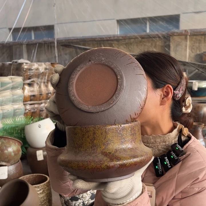 无孔 高12 口16。