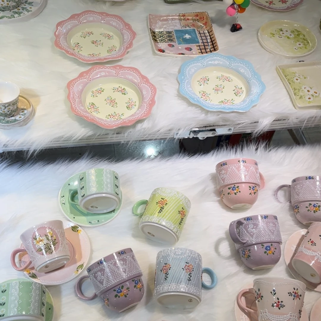 瓷片8806一起逛集市啦