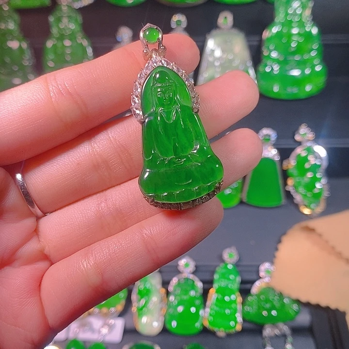 翡翠银S925镶嵌颈饰是