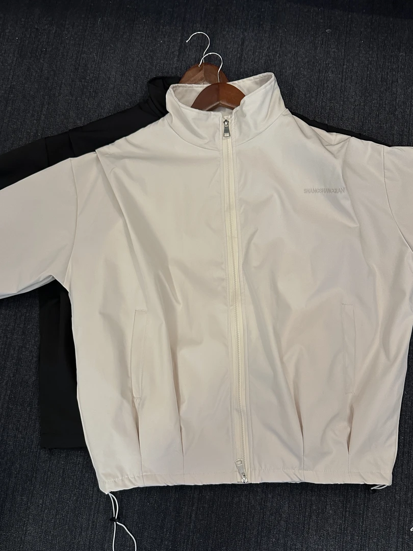 【小妮】美式纯色立领舒适休闲工装户外褶皱防风冲锋衣外套697