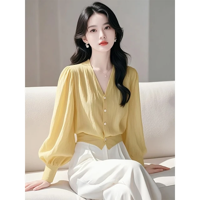 法式黄色V领长袖衬衫女开春小众穿搭高级感轻奢减龄洋气气质上衣