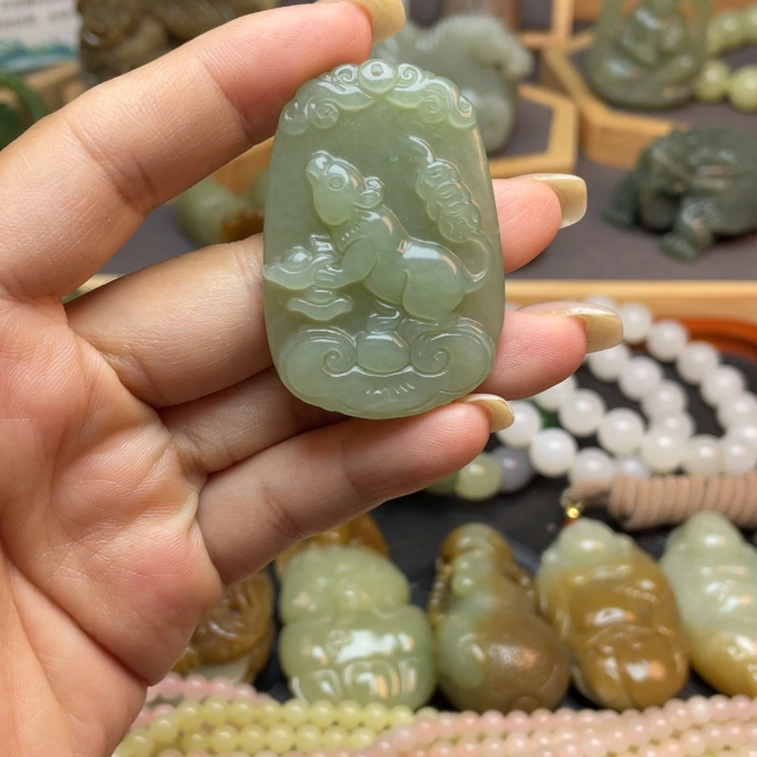 颈饰未镶嵌和田玉