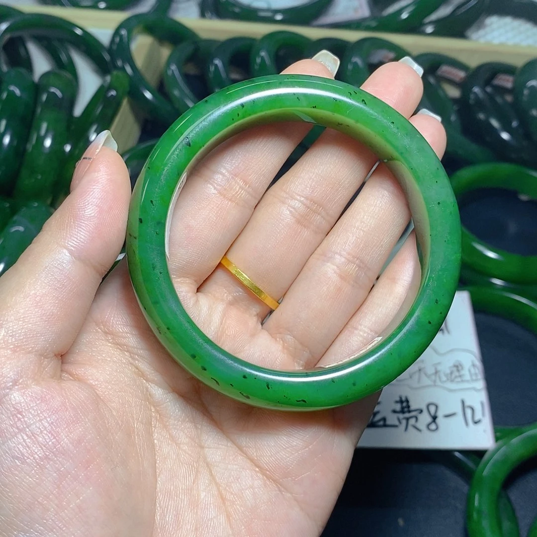 阳***️和田玉（碧玉）未镶嵌手链