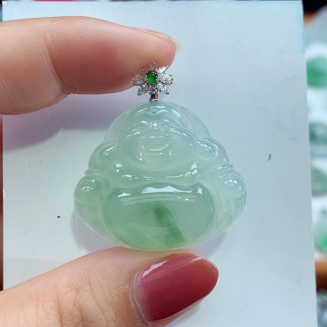 翡翠18K金镶嵌颈饰佛