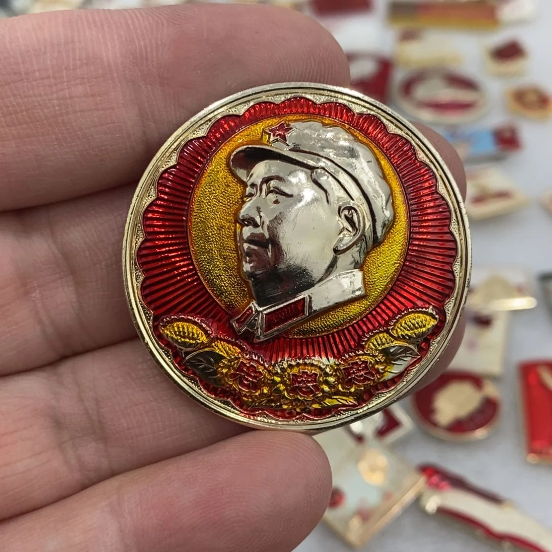 铝红章黄彩武像……