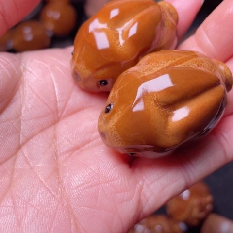 【闪购商品】手串/手链橄榄核32左右兔子手球