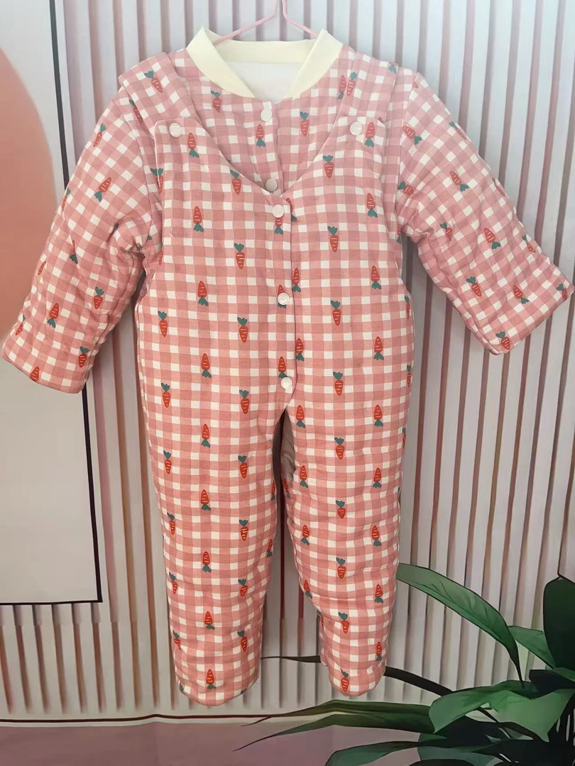 婴幼儿男女宝宝手工棉花衣冬季上下分体背带套装