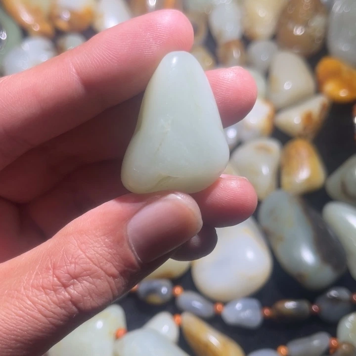 和田玉未镶嵌手串