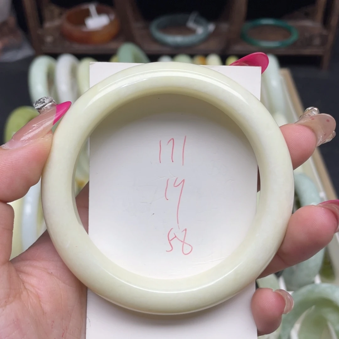 未镶嵌蛇纹石玉手镯