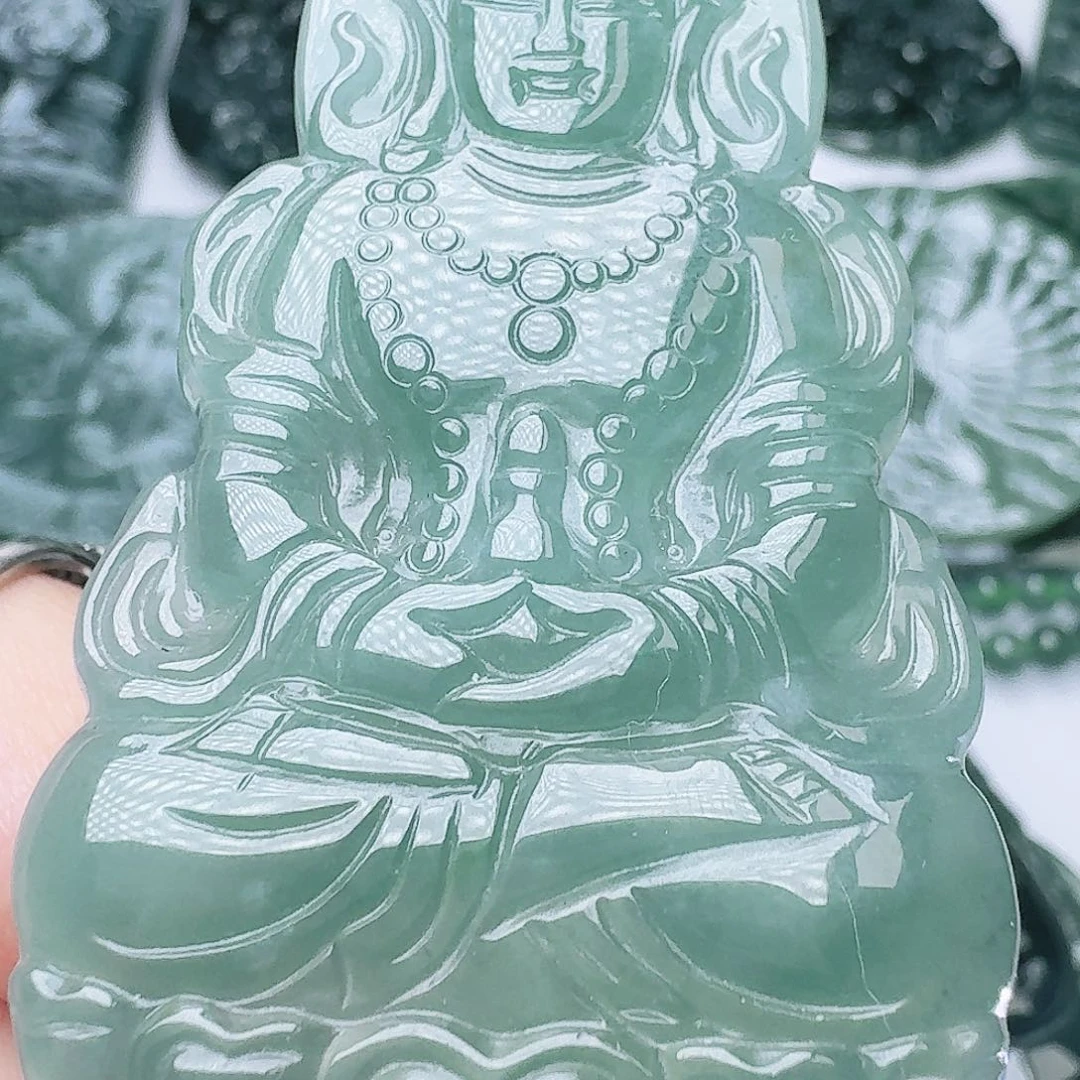 翡翠未镶嵌颈饰天然的A货翡翠多样性发其一