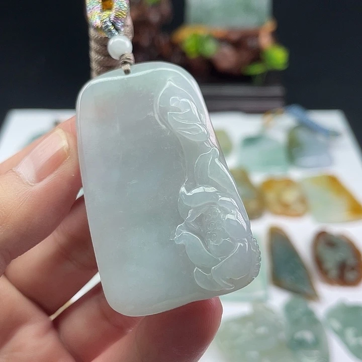 翡翠未镶嵌颈饰吊坠