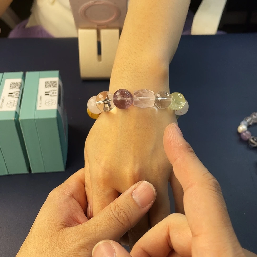 银S925镶嵌水晶手链