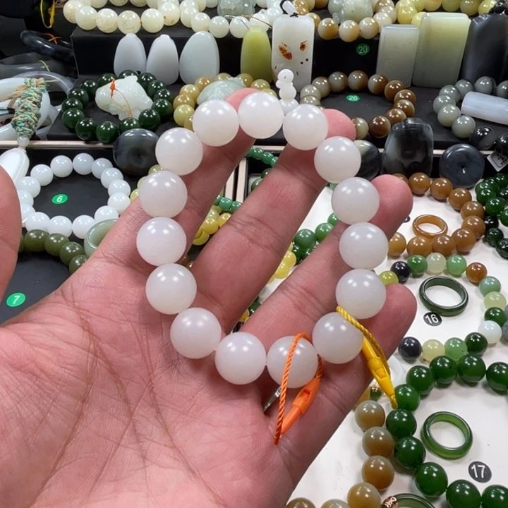 和田玉未镶嵌手串新疆黑山卡14柔光