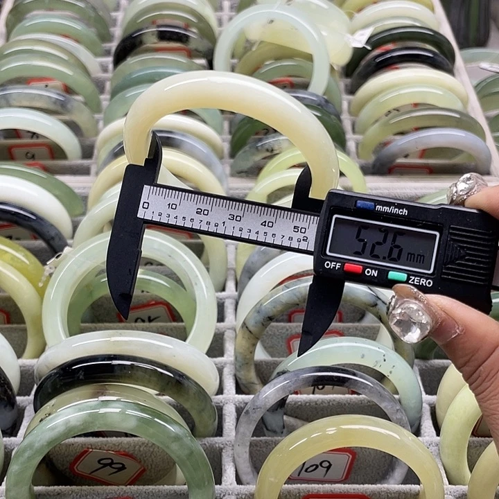 蛇纹石玉未镶嵌手镯111