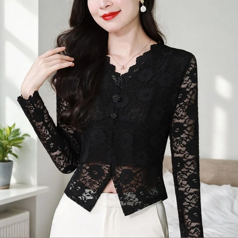 法式复古V领蕾丝打底衫内搭外穿短款收腰长袖小衫摩登舞上衣新款