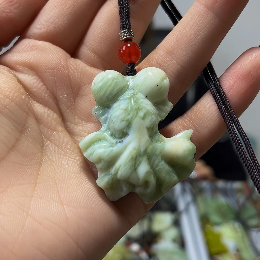 蛇纹石玉未镶嵌颈饰