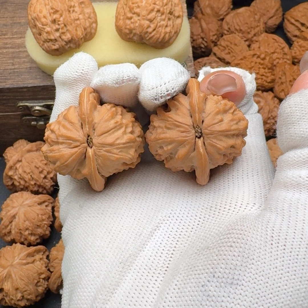 文玩核桃吊坠37大红袍4804