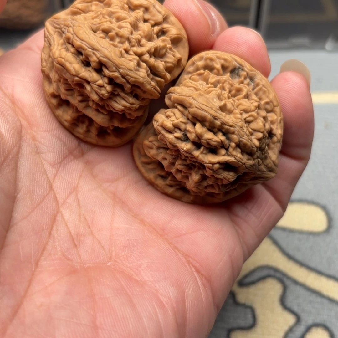 文玩核桃把件老*虎头王