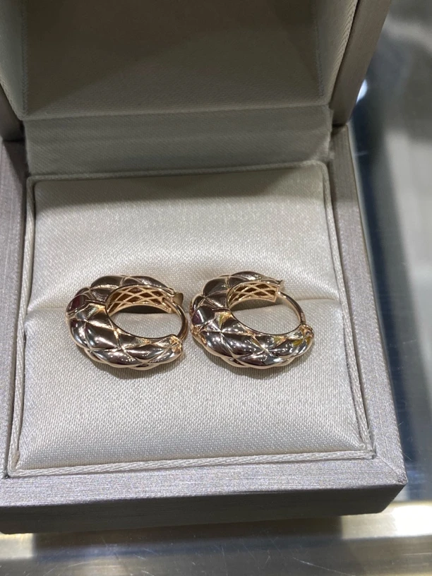 18K玫瑰金素金格菱耳环