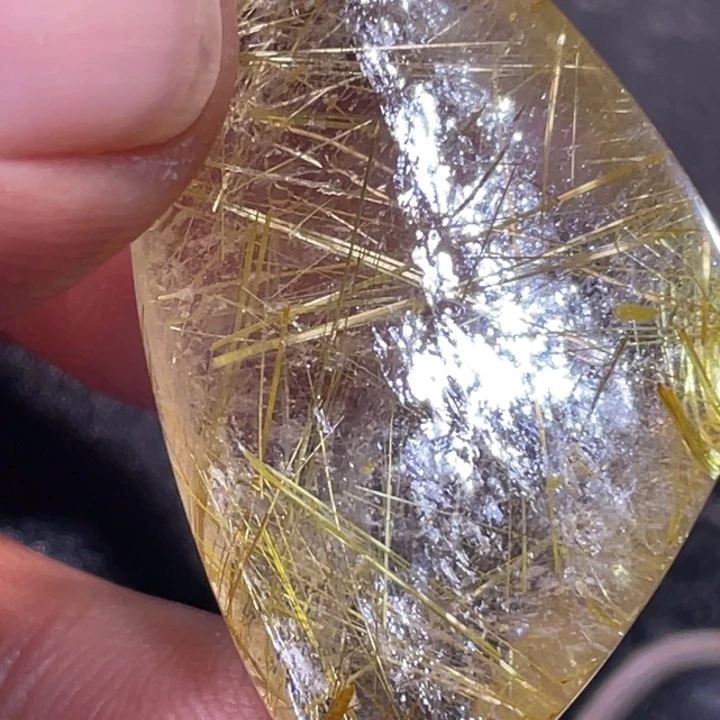 扬***珺颈饰未镶嵌发晶钛晶