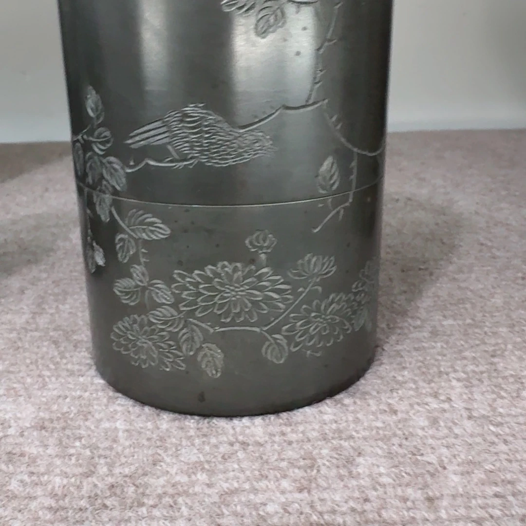 小*锡茶叶罐。