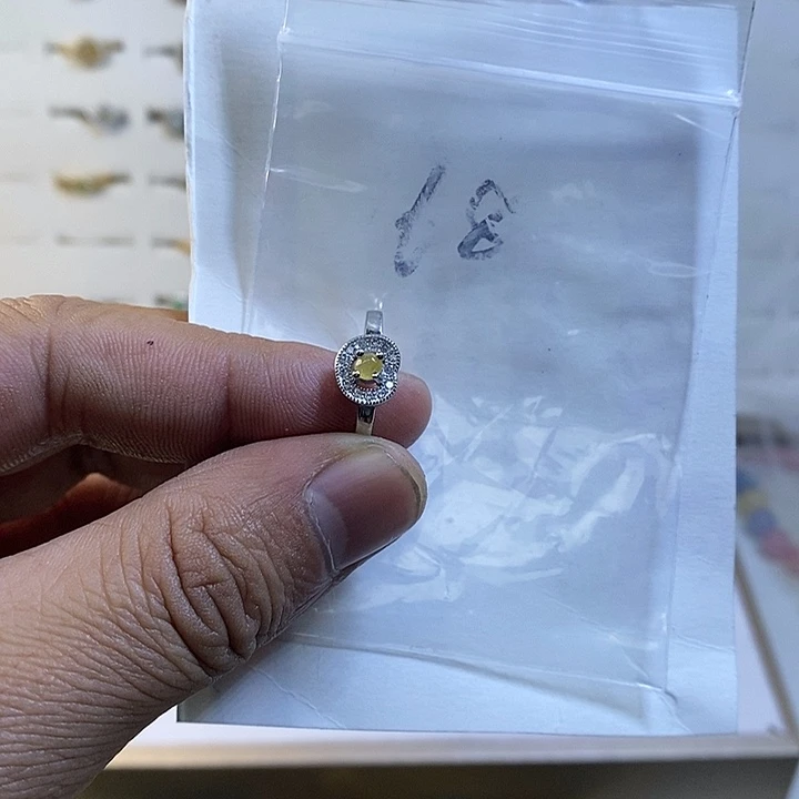 未镶嵌戒指翡翠戒指