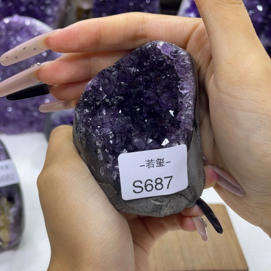 乌拉圭紫水晶摆件S687