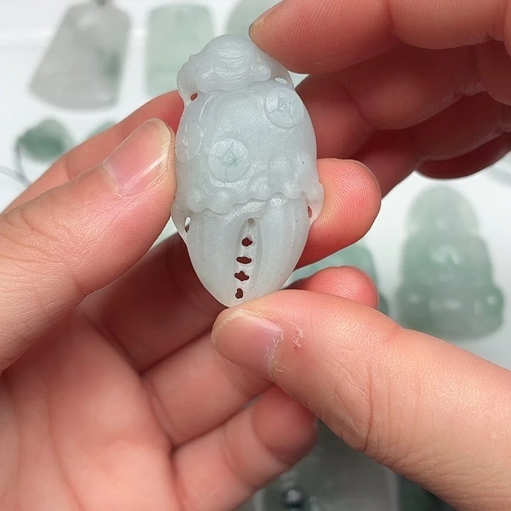 定制翡翠未镶嵌蟹钱