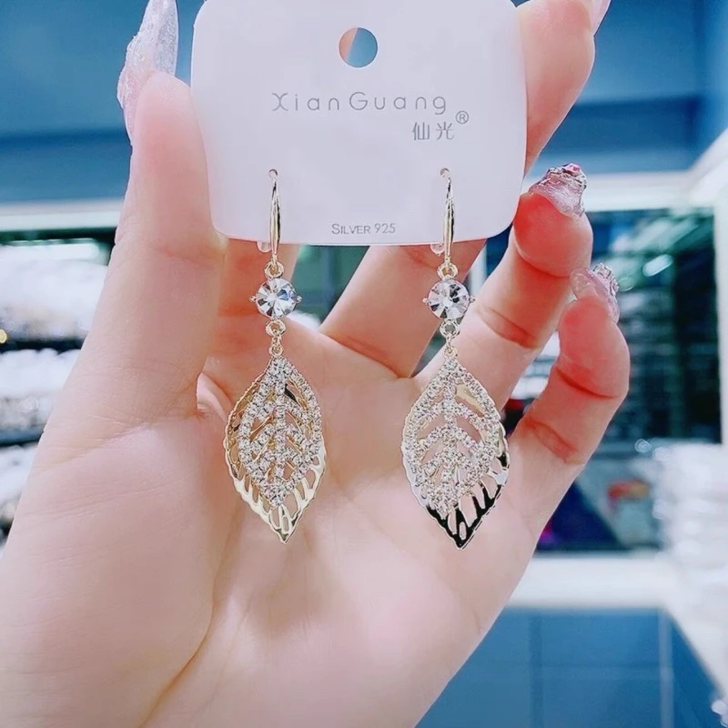 铜合金耳饰 【N48】2025爆款气质轻奢百搭简约精致网红设计师耳环