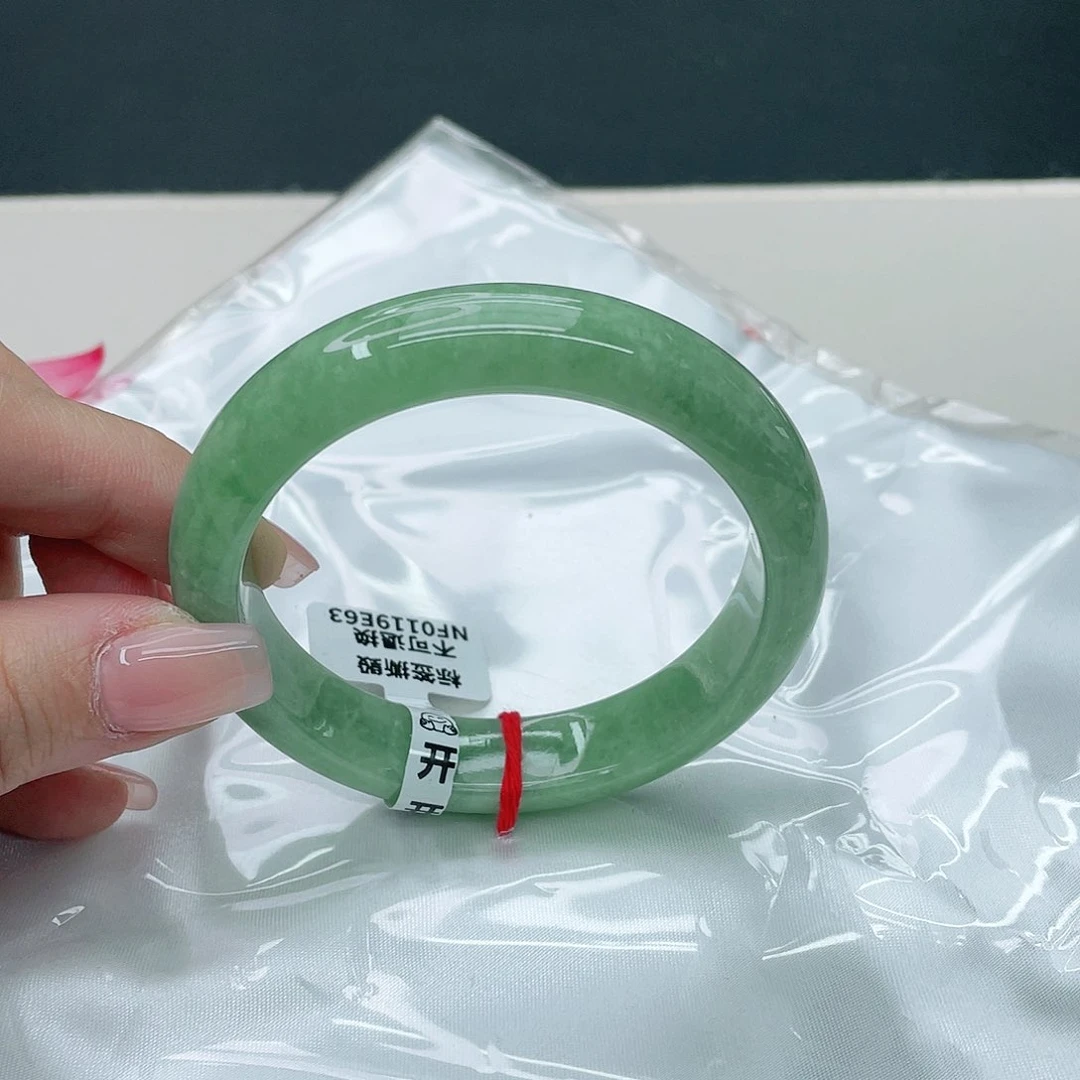 翡翠手镯未镶嵌正56.5