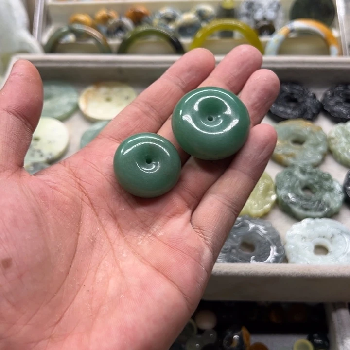蛇纹石玉未镶嵌珠宝奇石