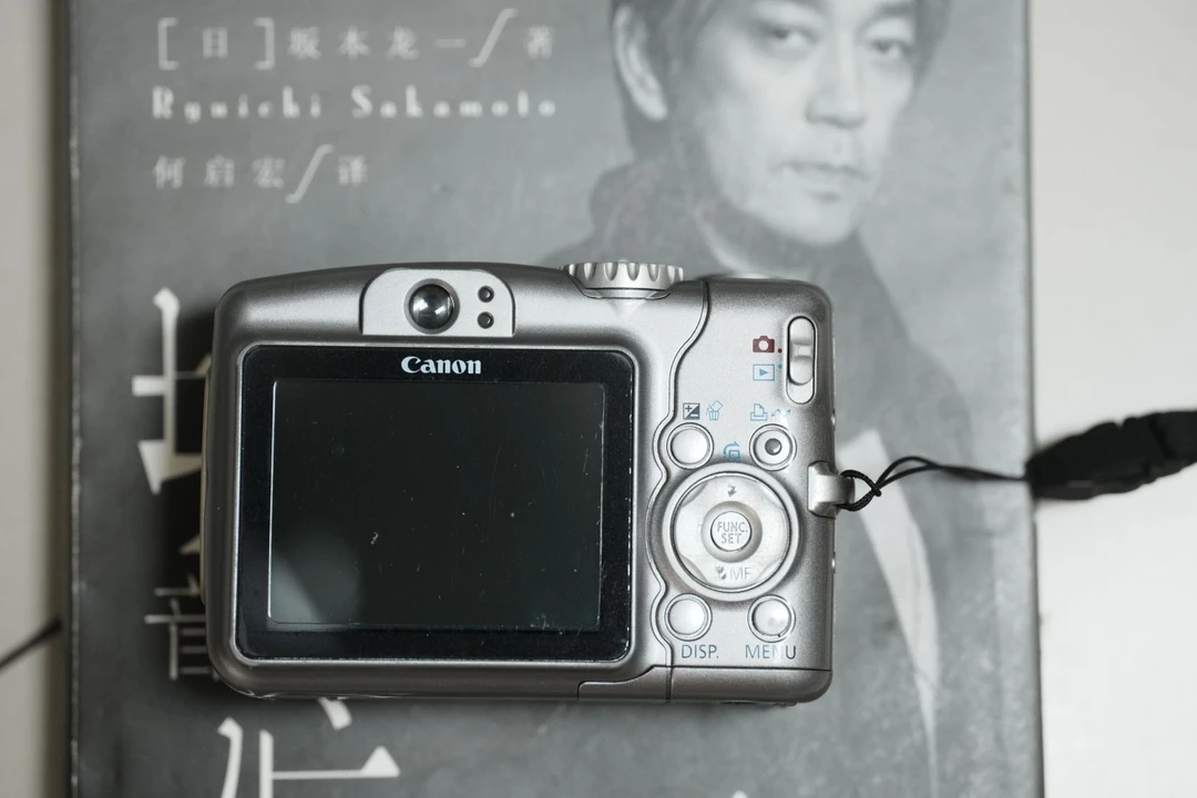 95新 Canon/佳能 佳能A710 复古银色 6倍光学710万像素便携学生