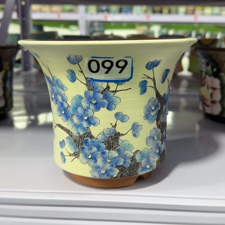 红陶内搭黑色西装马甲