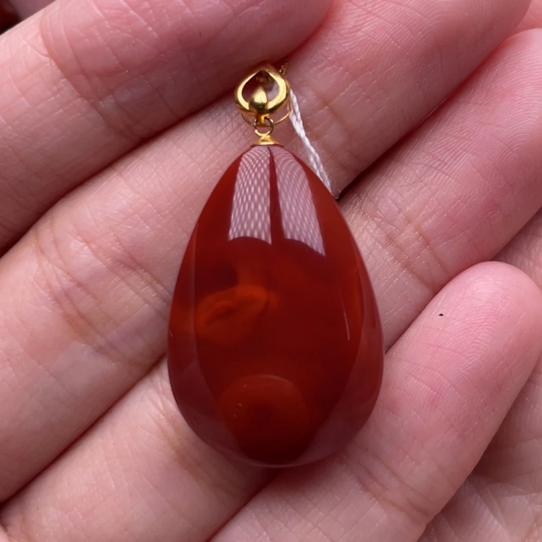 南红玛瑙18K金镶嵌珠宝奇石水滴吊坠