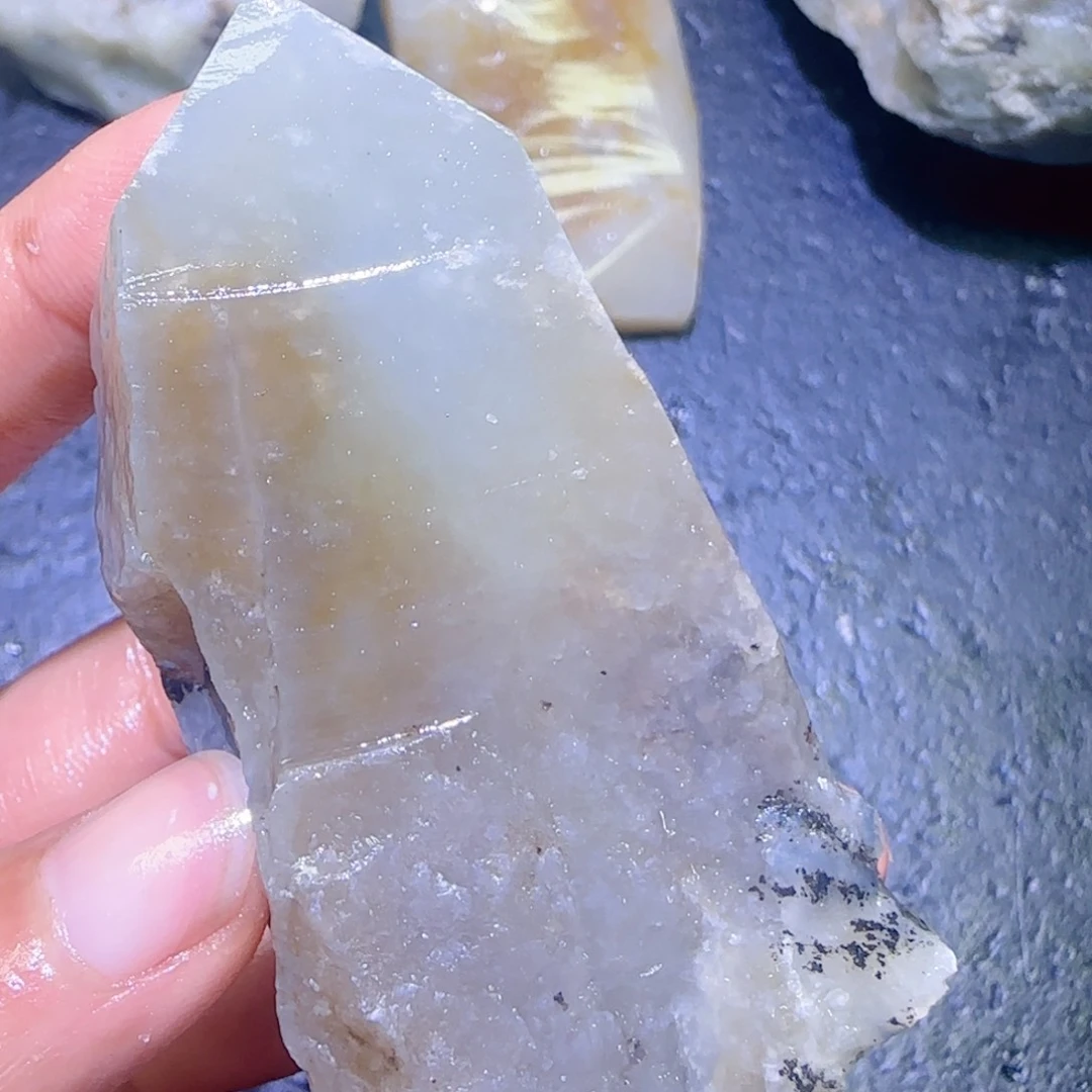 和田玉未镶嵌珠宝半成品