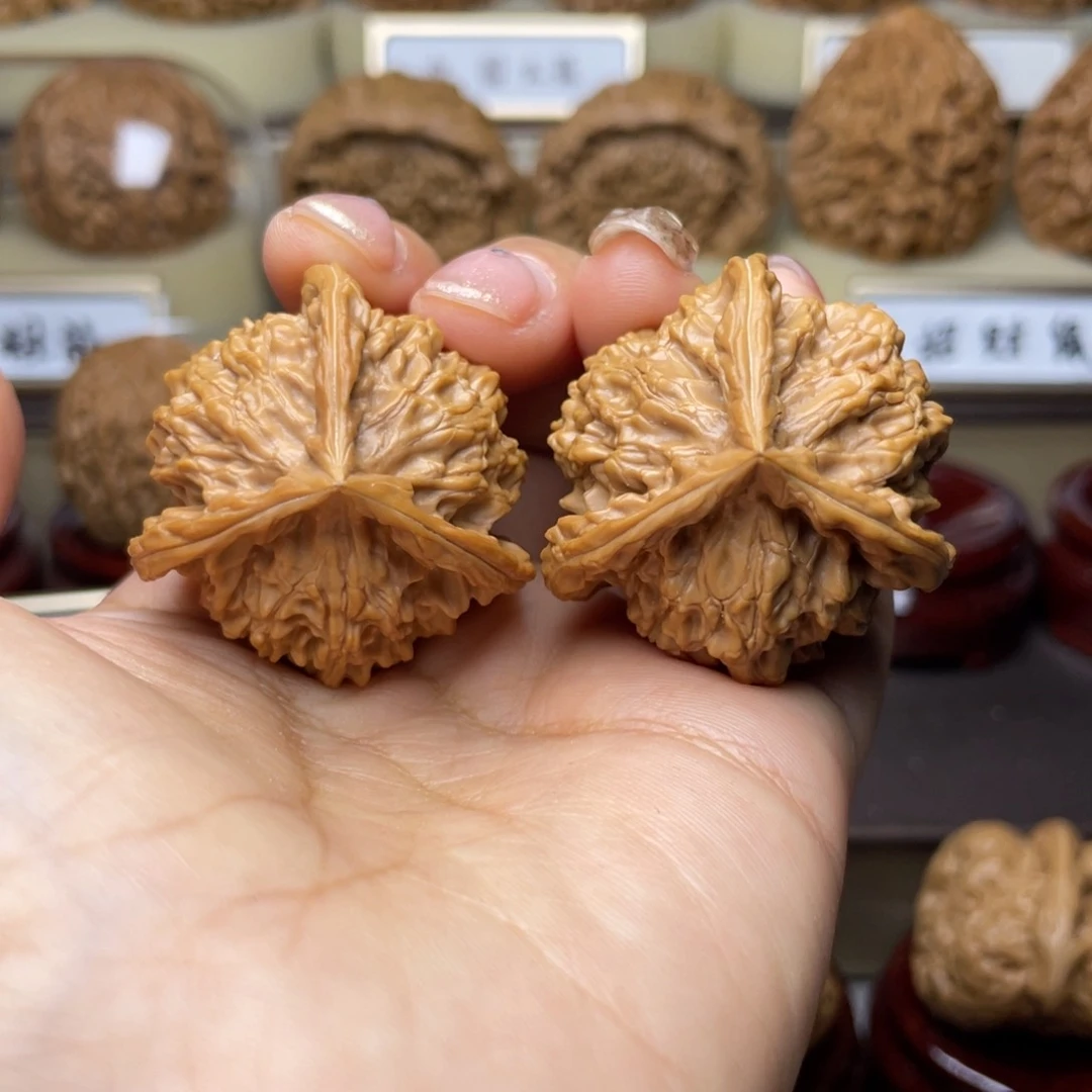 文玩核桃把件你****了盘山三棱36左右