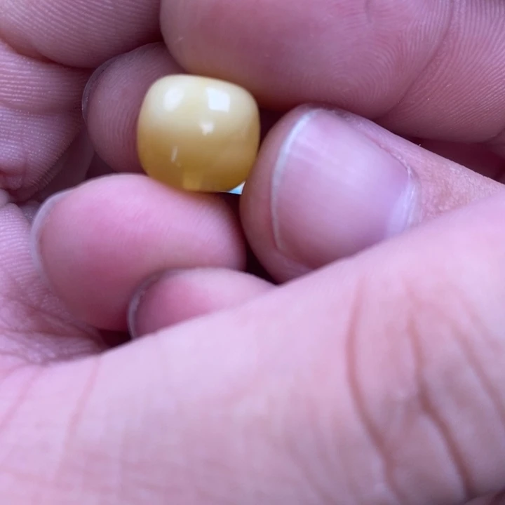 蜜蜡裸石未镶嵌A*h配饰