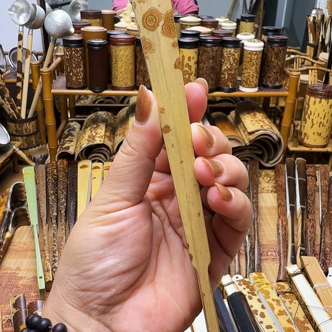 动***和老湘妃竹折扇大哥拍下