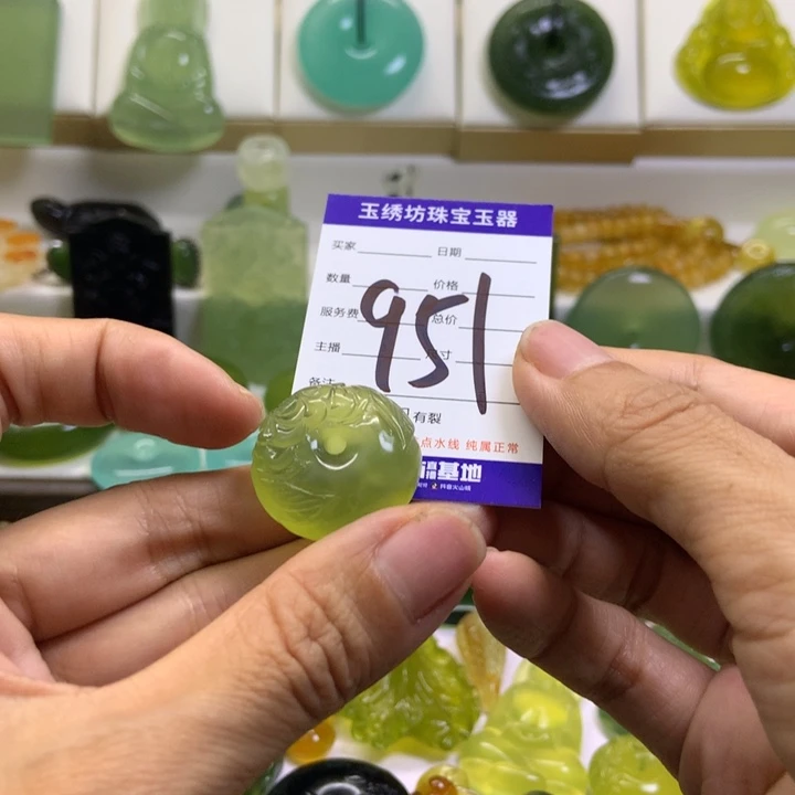 【闪购商品】未镶嵌蛇纹石玉颈饰莉*子