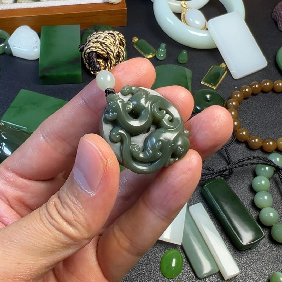 和田玉未镶嵌颈饰