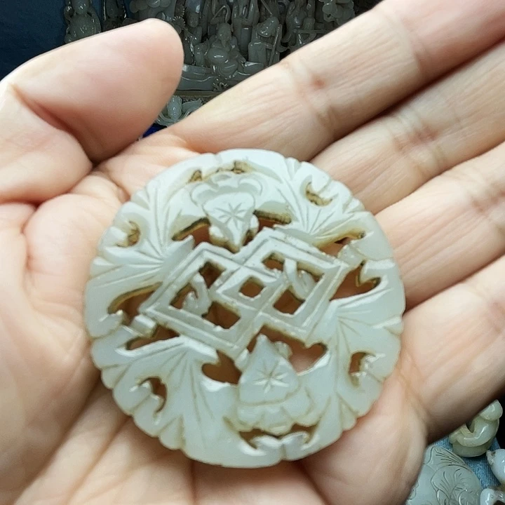 和田玉（青白玉）未镶嵌颈饰