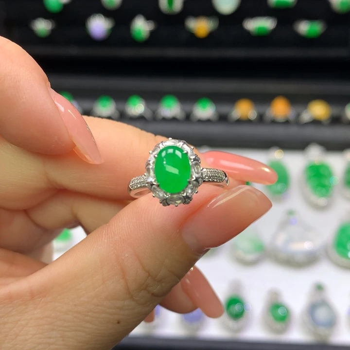 翡翠吊坠(不含链)18K金镶嵌