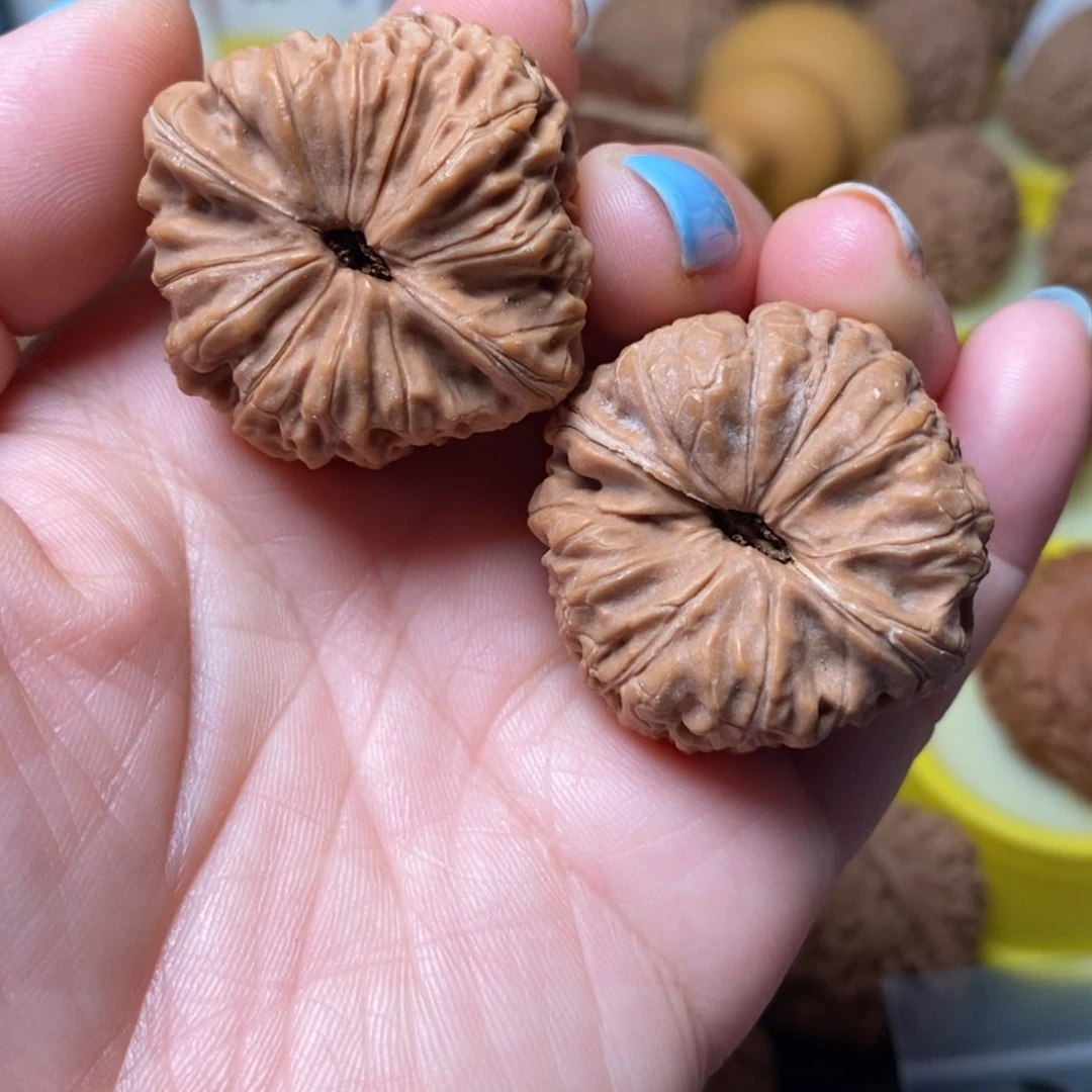 文玩核桃吊坠大团圆
