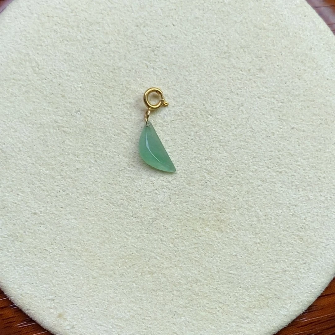 翡翠18K金镶嵌颈饰随行