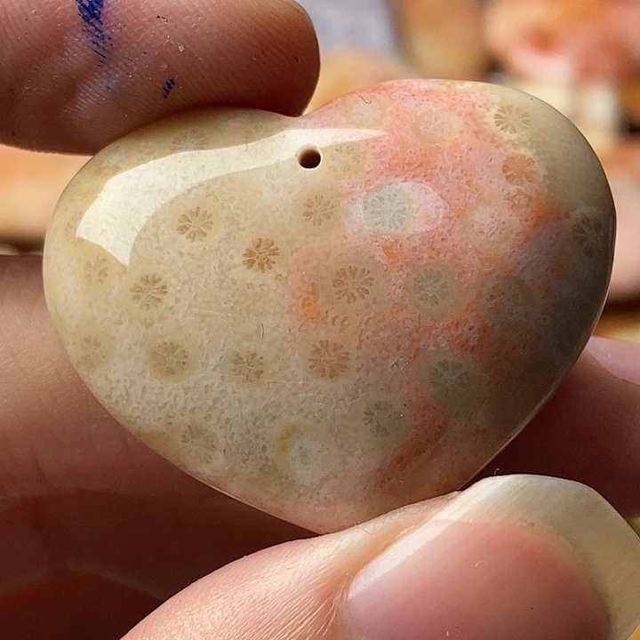 ≧***隅硅化玉未镶嵌吊坠