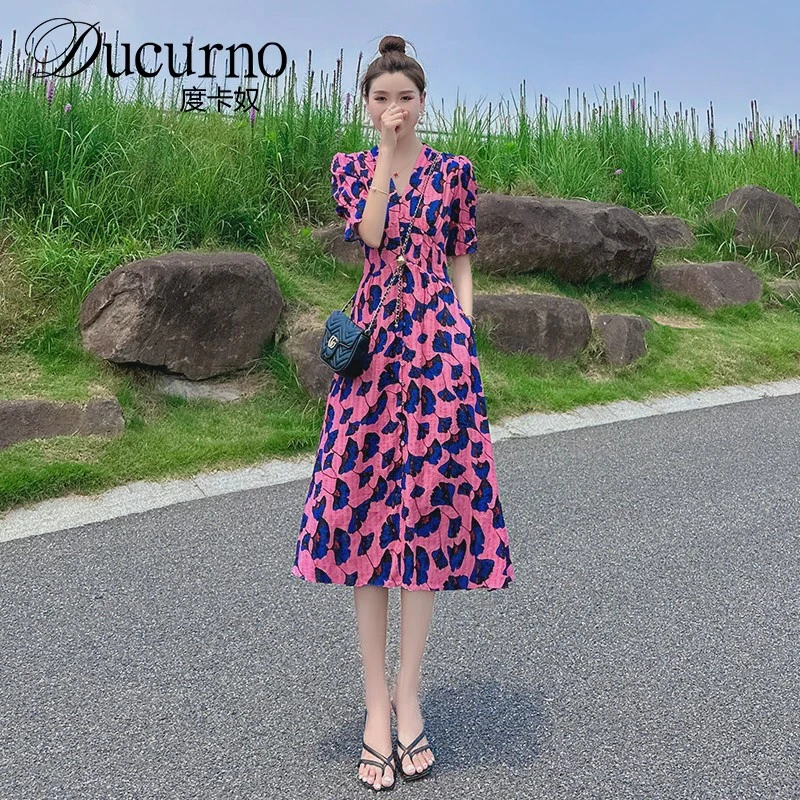 轻奢连衣裙女夏季2025新款中长款收腰显瘦法式气质碎花夏天裙子